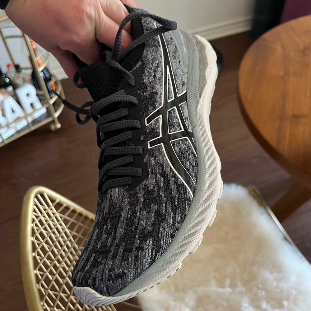 ASICS Gel-Nimbus 23 Size 10.5 (fits like a 10)
